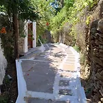 Villa Rena 4* Batsi