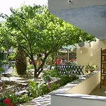 Aparthotel Rena Mpatsi
