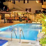 Rena Apartahotel