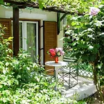 Rena Apartahotel Batsi