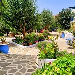Apartahotel Rena Batsi