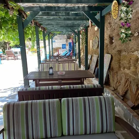 Villa Rena Aparthotel 3*