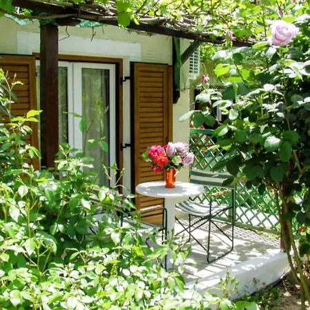Rena Appart hôtel Batsi