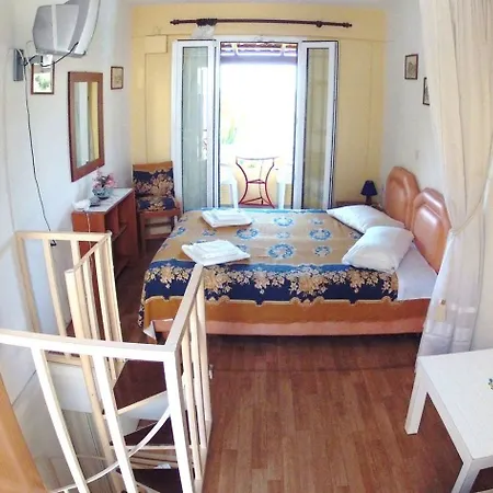 Villa Rena 4* Batsi