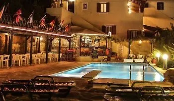 Rena Hotel apartamentowy Batsi